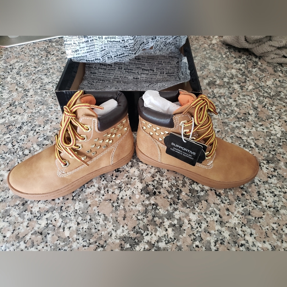 Brand New Pastry Butter Boot Girls Dance Sneaker Size 10M